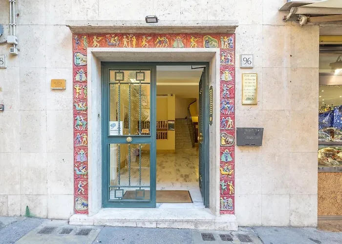 Vatican With Private Patio Near San Pietro *