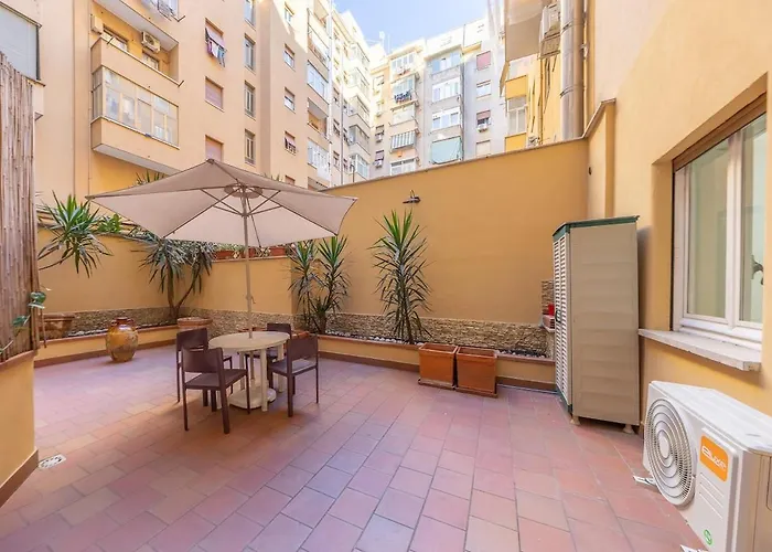 Vatican With Private Patio Near San Pietro Apartment