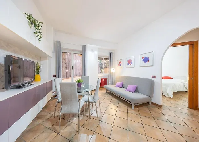 Vatican With Private Patio Near San Pietro *