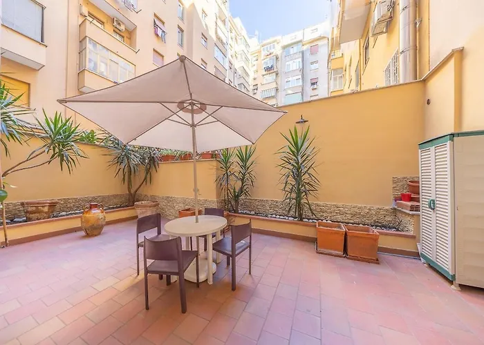 Vatican With Private Patio Near San Pietro Apartment *